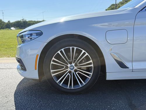 2019 BMW 530E — photo 7