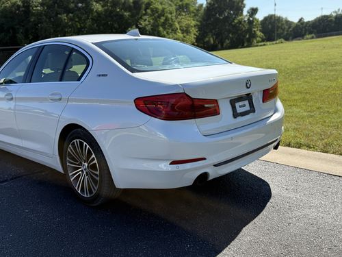 2019 BMW 530E — photo 11