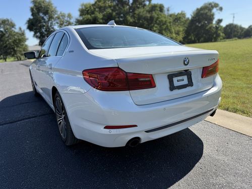 2019 BMW 530E — photo 14