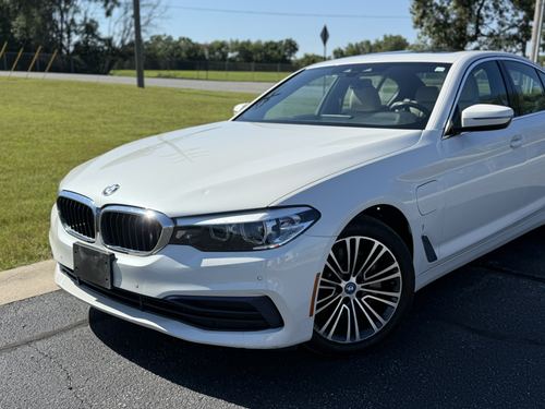 2019 BMW 530E — photo 17