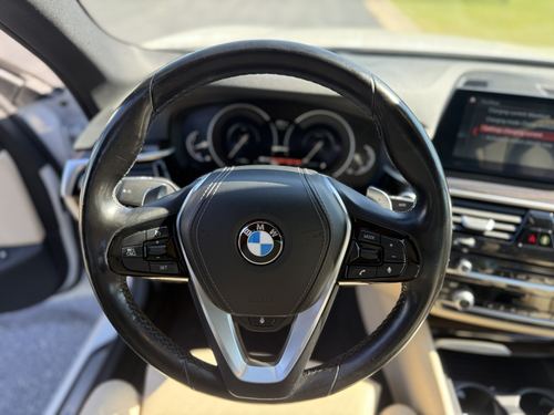 2019 BMW 530E — photo 25