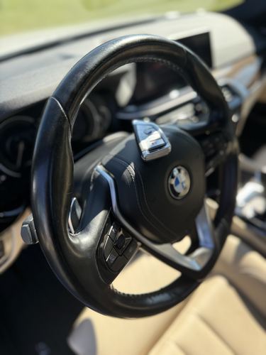 2019 BMW 530E — photo 26