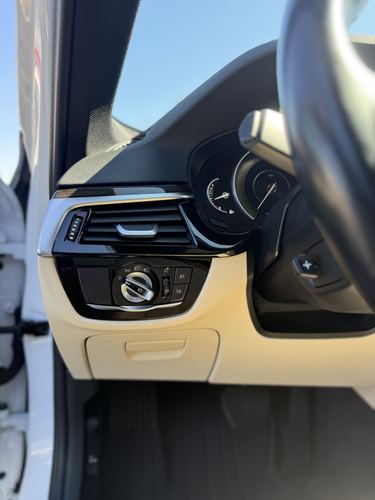 2019 BMW 530E — photo 27