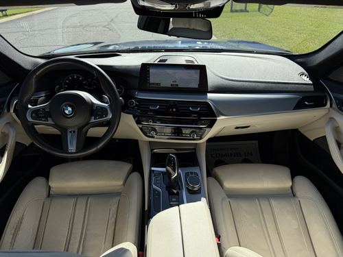 2018 BMW M550 — photo 16