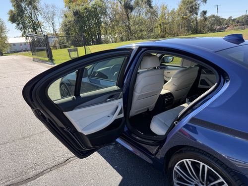 2018 BMW M550 — photo 33