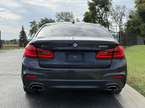 2018 BMW 540 — photo 10