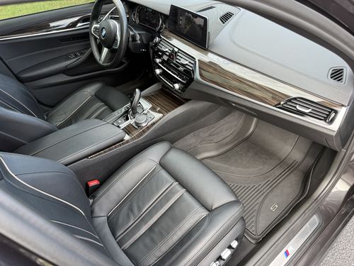 2018 BMW 540 — photo 23