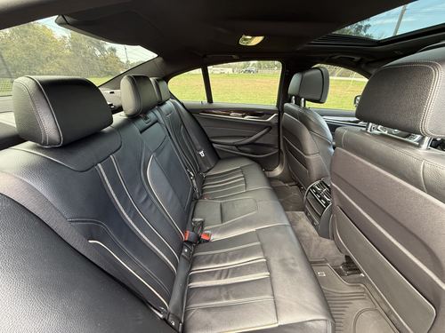 2018 BMW 540 — photo 26