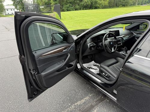 2020 BMW 530 5-Series — photo 30