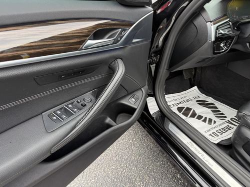 2020 BMW 530 5-Series — photo 31