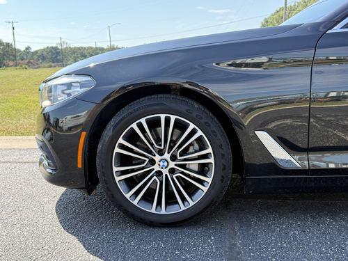 2020 BMW 530 — photo 8