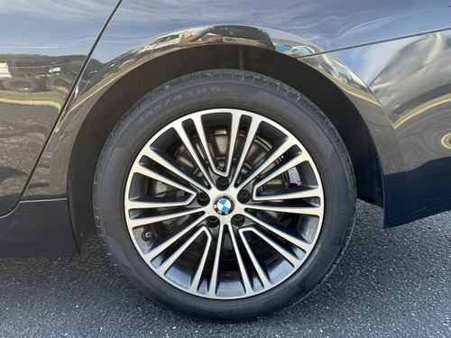 2020 BMW 530 — photo 9