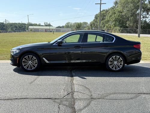 2020 BMW 530 — photo 16