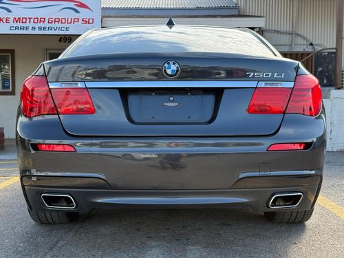 2012 BMW 750 — photo 9