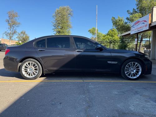 2012 BMW 750 — photo 12