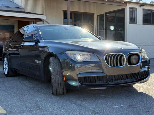 2012 BMW 750 — photo 13