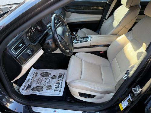 2012 BMW 750 — photo 19