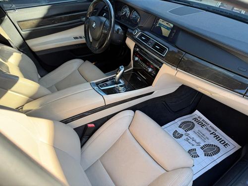 2012 BMW 750 — photo 24