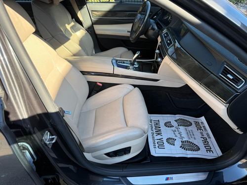 2012 BMW 750 — photo 25