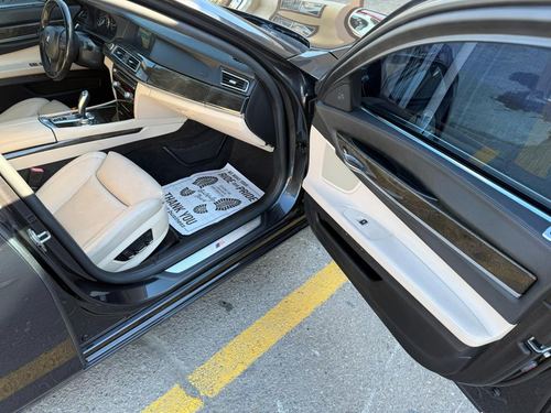 2012 BMW 750 — photo 27