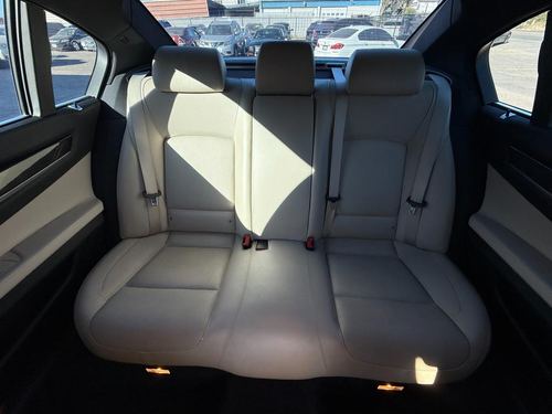2012 BMW 750 — photo 31