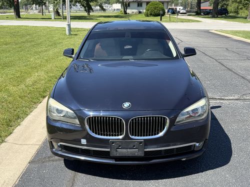 2012 BMW 750 — photo 4