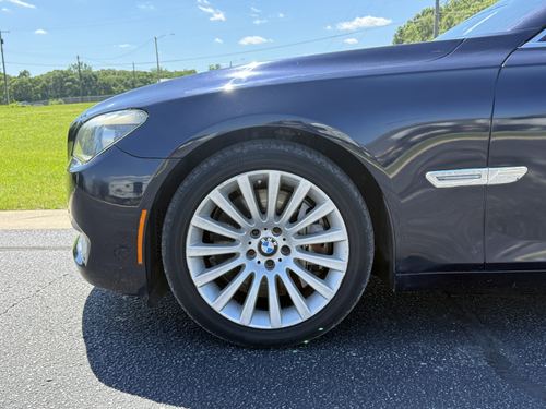 2012 BMW 750 — photo 7
