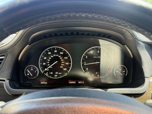 2012 BMW 750 — photo 19