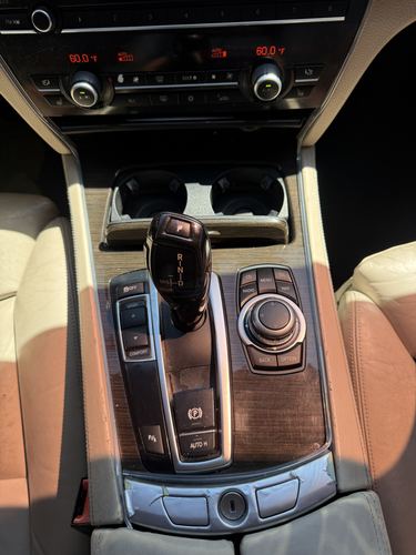 2012 BMW 750 — photo 20