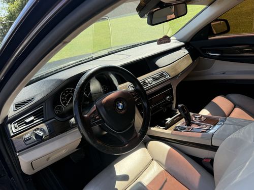 2012 BMW 750 — photo 24
