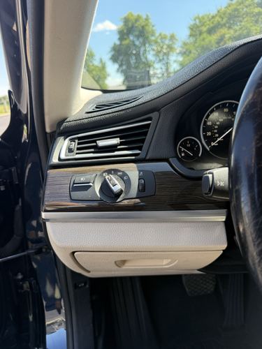 2012 BMW 750 — photo 25
