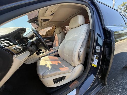 2012 BMW 750 — photo 27