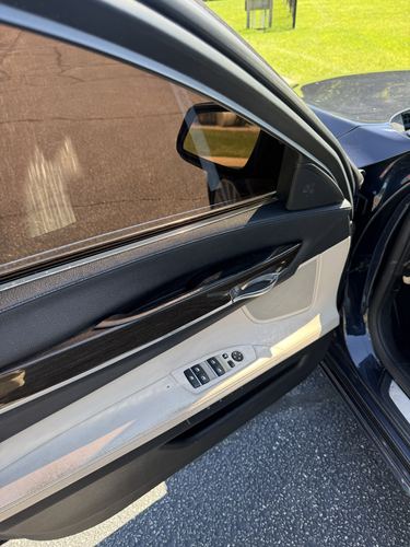 2012 BMW 750 — photo 29