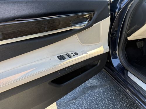 2012 BMW 750 — photo 30