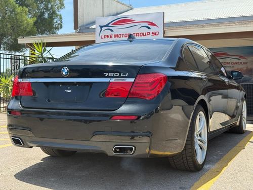 2012 BMW 750 — photo 11