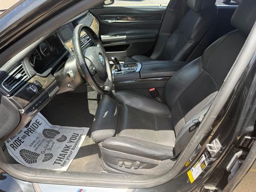 2012 BMW 750 — photo 20
