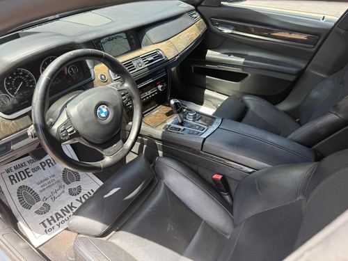 2012 BMW 750 — photo 21
