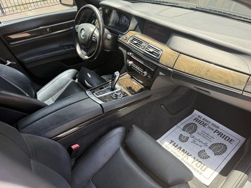 2012 BMW 750 — photo 24