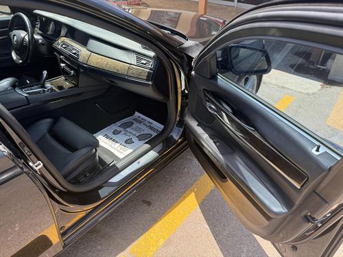 2012 BMW 750 — photo 27
