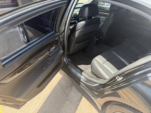 2012 BMW 750 — photo 34