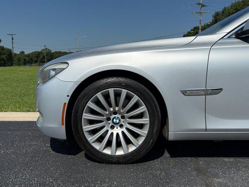 2012 BMW 750Li — photo 7