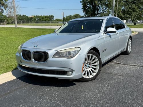 2012 BMW 750Li — photo 12