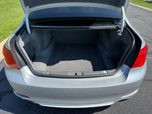 2012 BMW 750Li — photo 14