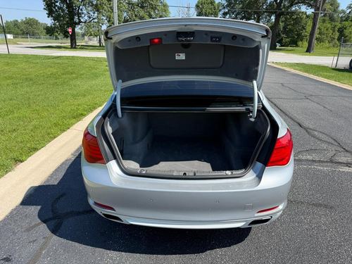 2012 BMW 750Li — photo 16