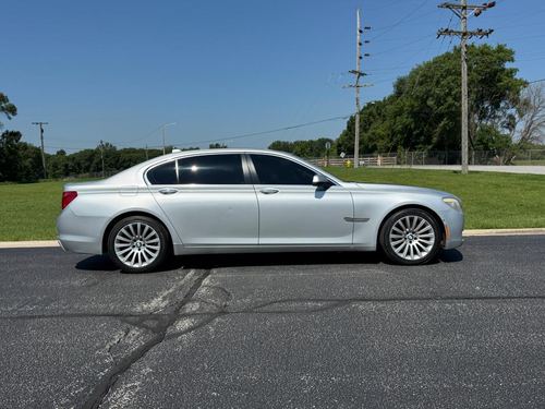 2012 BMW 750Li — photo 21