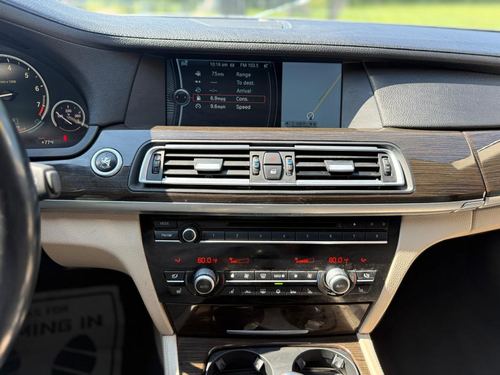 2012 BMW 750Li — photo 24