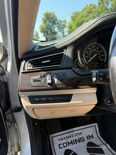 2012 BMW 750Li — photo 28