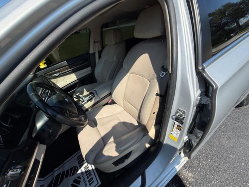 2012 BMW 750Li — photo 29