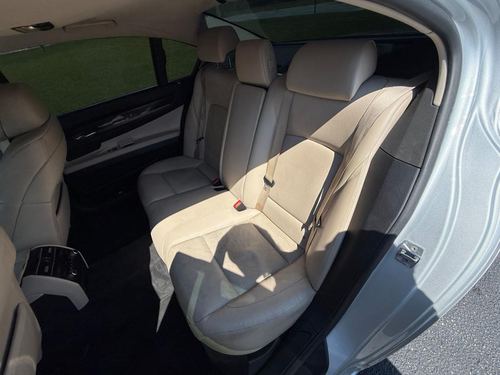 2012 BMW 750Li — photo 36