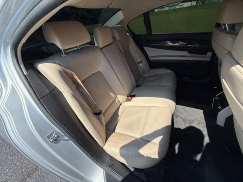 2012 BMW 750Li — photo 39